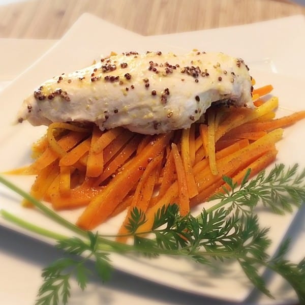 Plat combiné : blancs de poulet à la moutarde et julienne de carottes au cumin