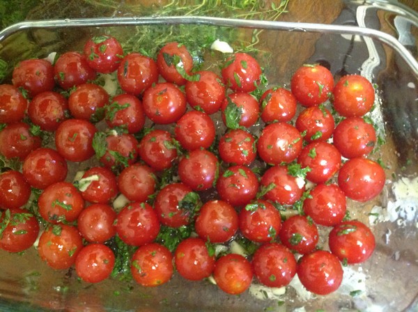 Les tomates avant cuisson aux infrarouges